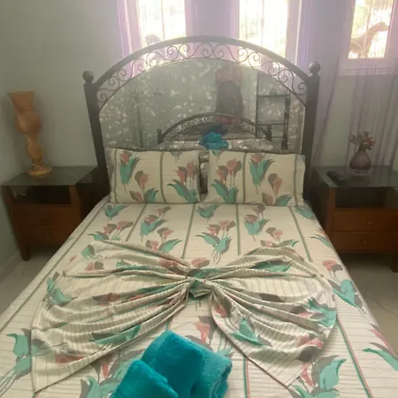 Sunnyhomes Kryoneri Appartement *